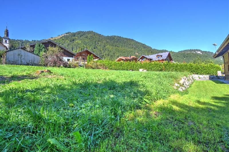 Terrain - ESSERT-ROMAND