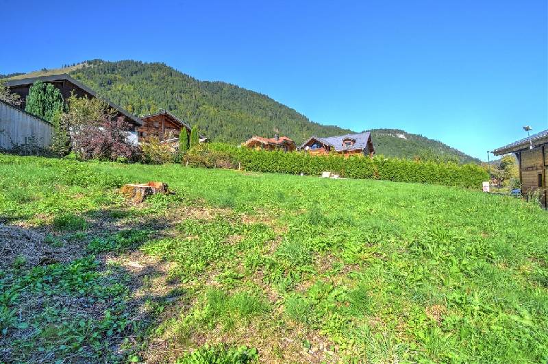 Terrain - ESSERT-ROMAND